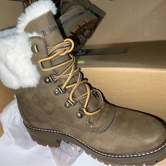 Timberland Boots - Picture 3 of 8